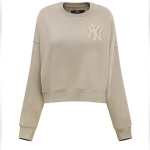 Women’s New York Yankees Sweatshirt